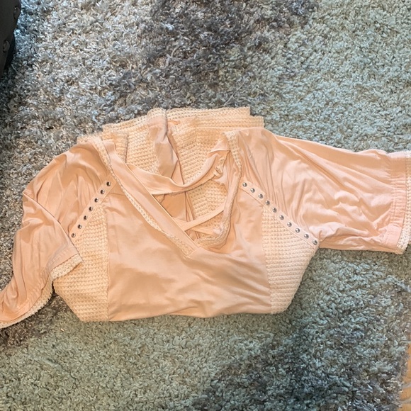 POL Studded Strappy Back V-Neck Waffle Mixed Knit Top - Shell Coral - Picture 5 of 6